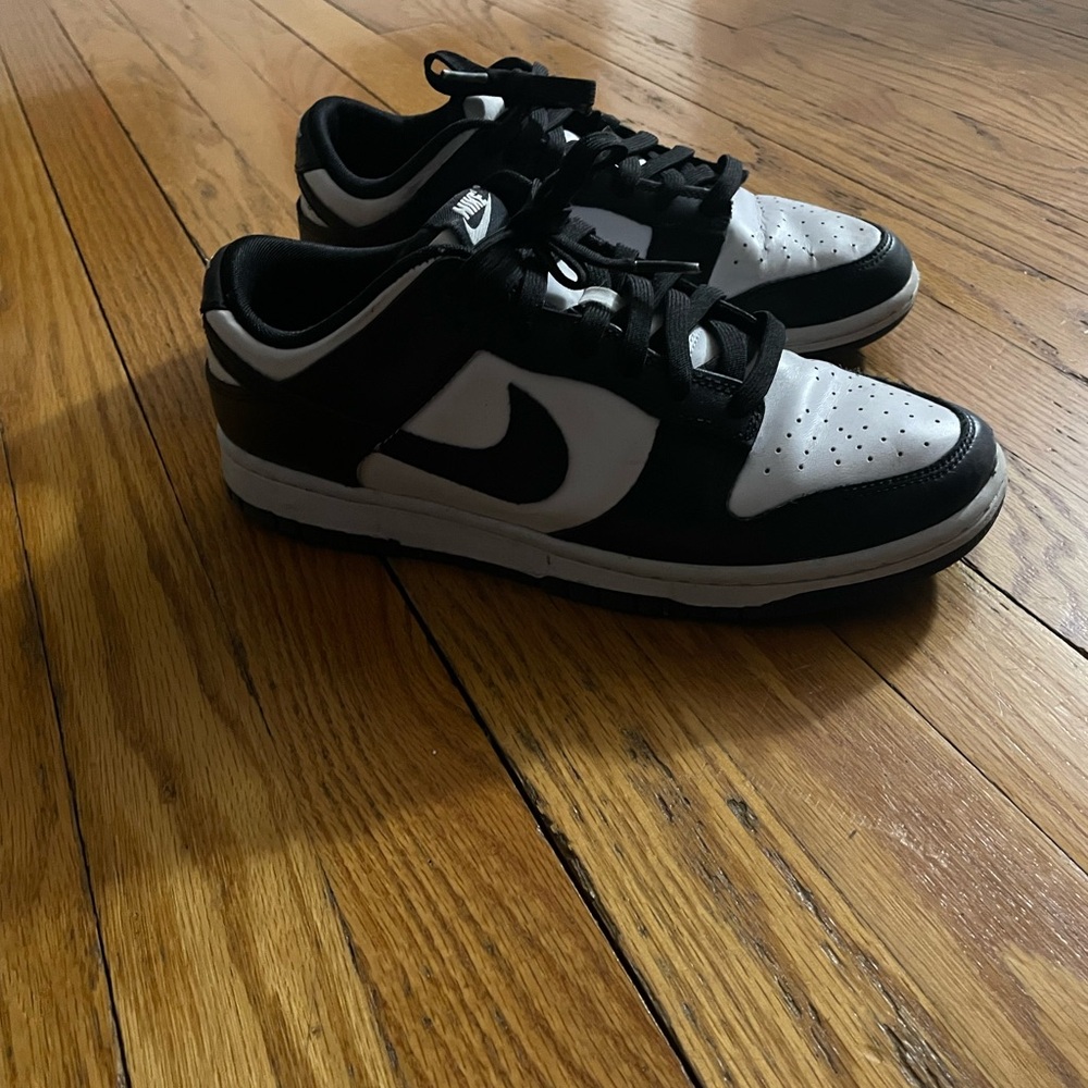 Dunk Low Sneakers